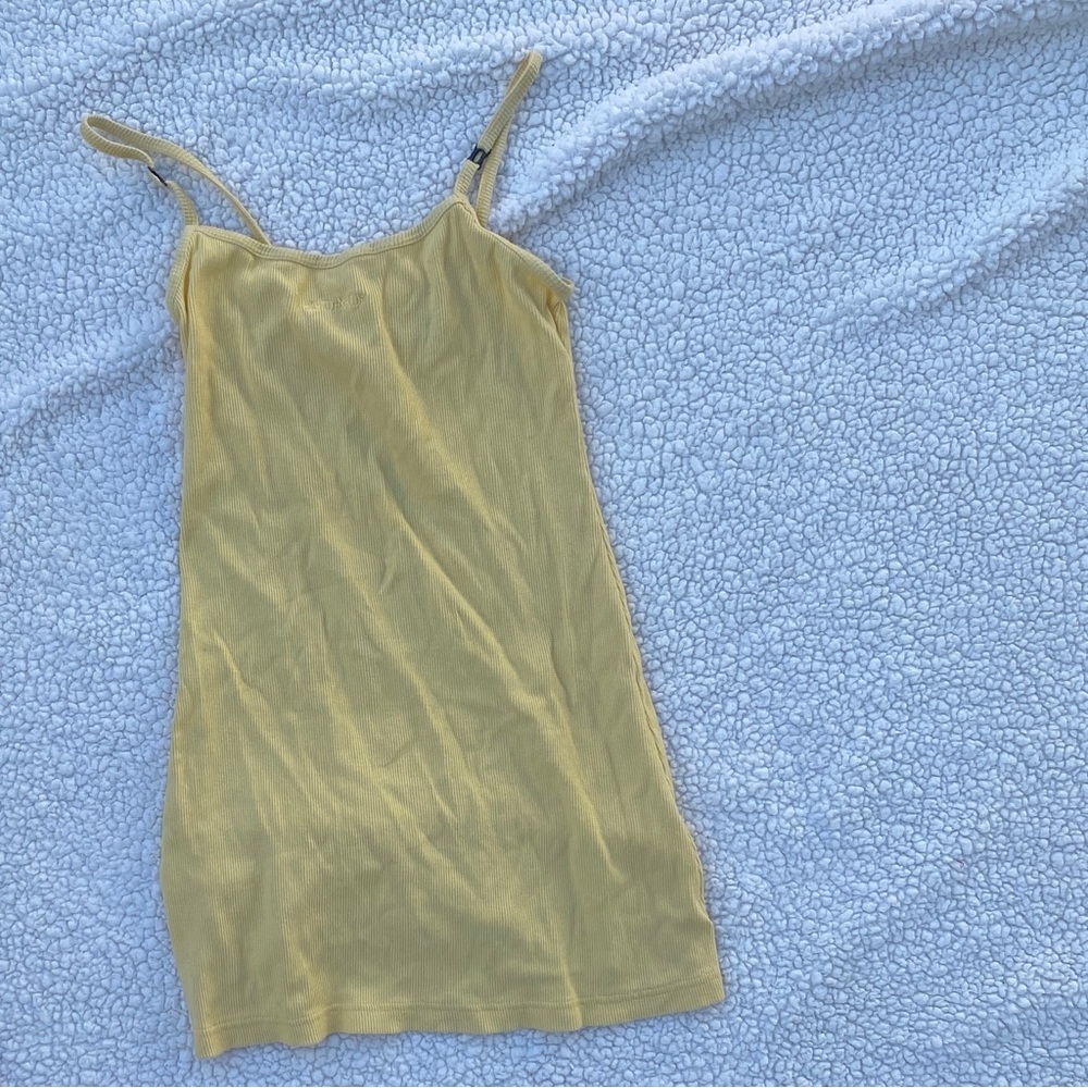 yellow dress